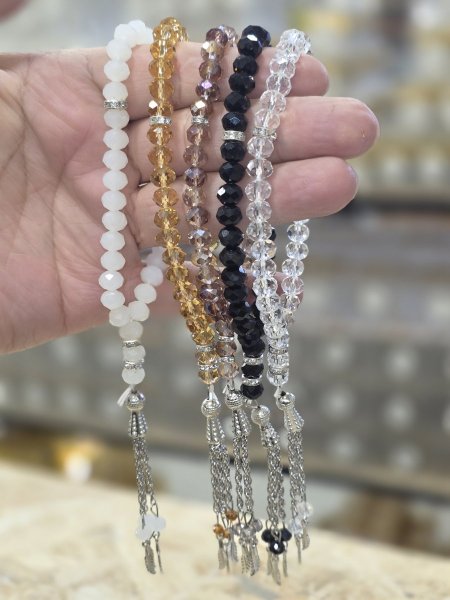 مسابح كريستال مع حبل مطاطي كل كيس يحتوي على 12 مسبحة